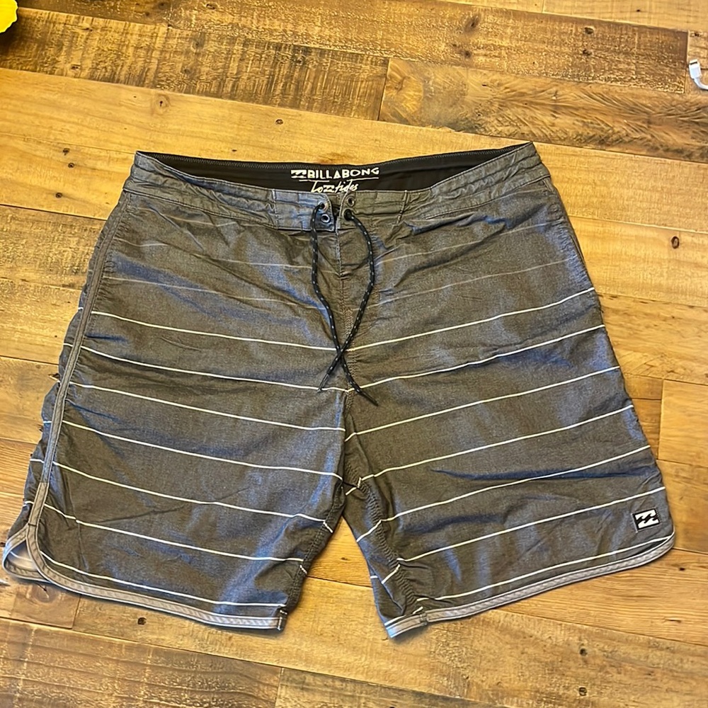 Billabong Lowtides Boardshorts size 34